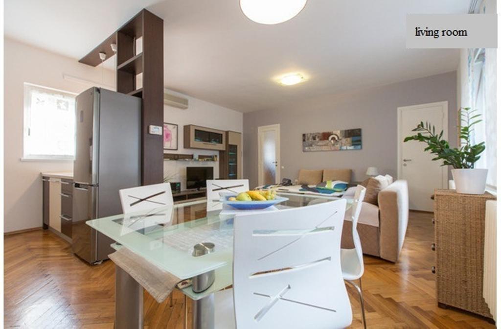Apartment Atrium Plaza Загреб Стая снимка